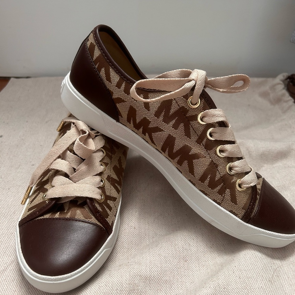 Micheal Kors sneakers